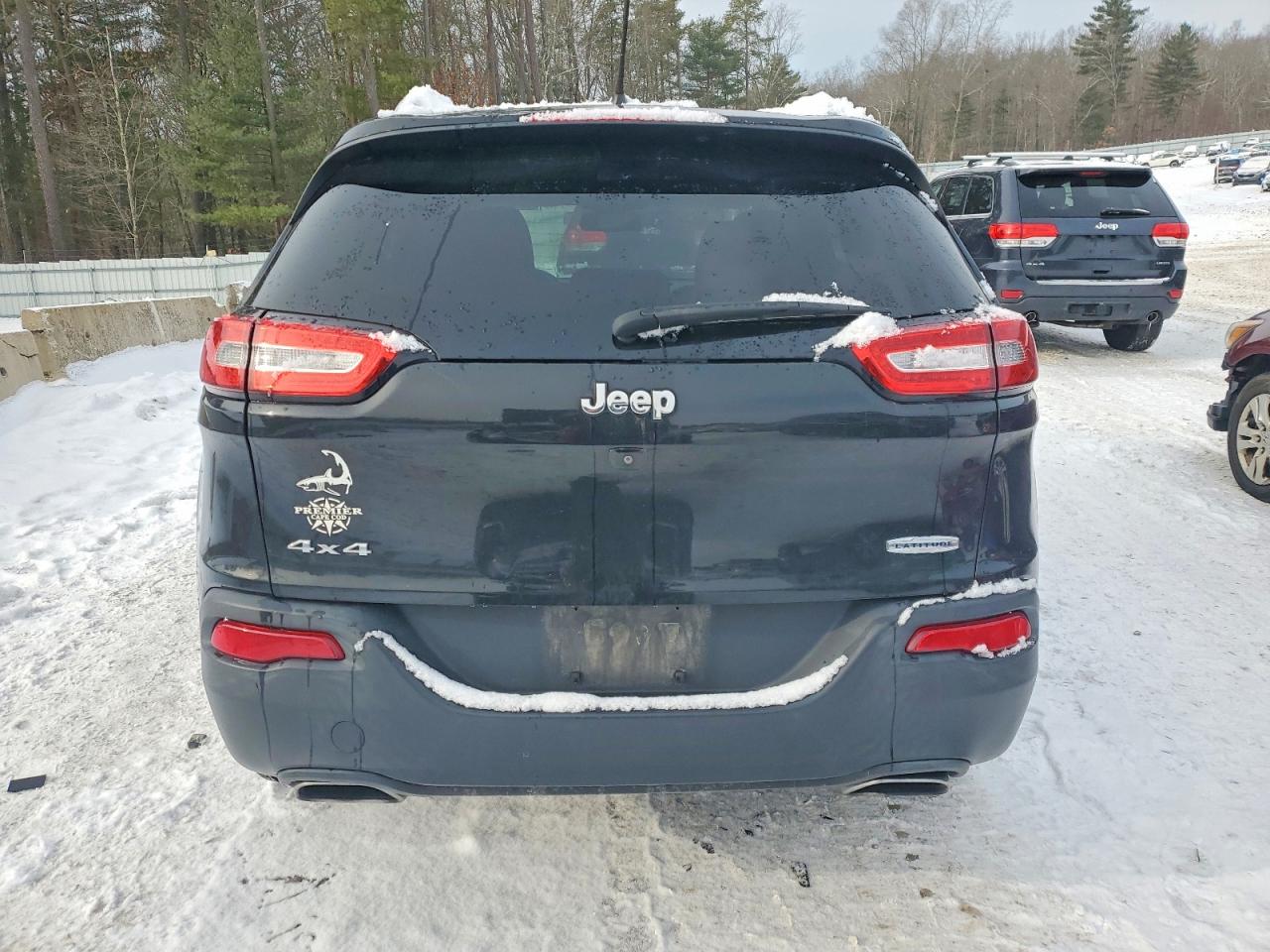 2015 JEEP CHEROKEE LATITUDE photo 6