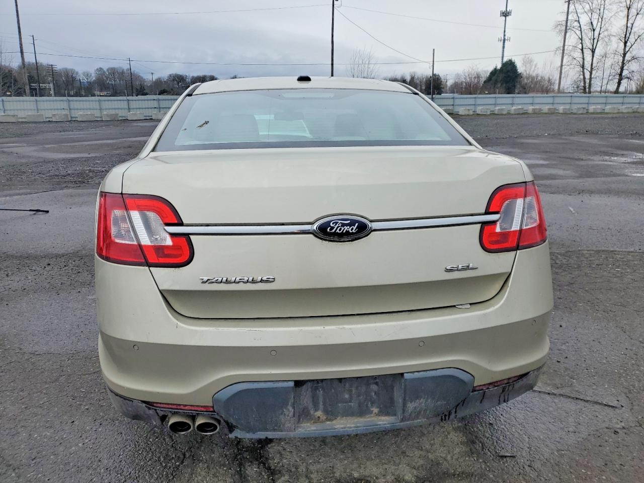 2010 FORD TAURUS SEL photo 6