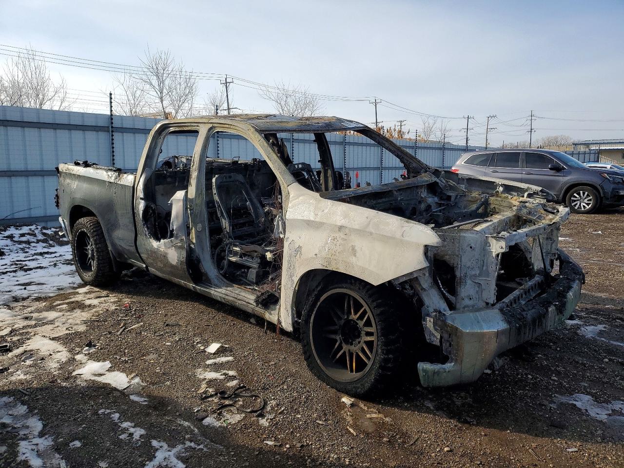 2019 CHEVROLET SILVERADO K1500 LT photo 4