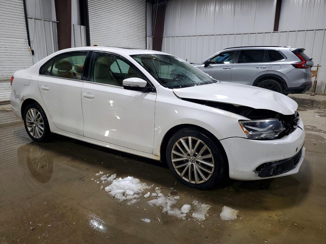 2013 VOLKSWAGEN JETTA TDI photo 4