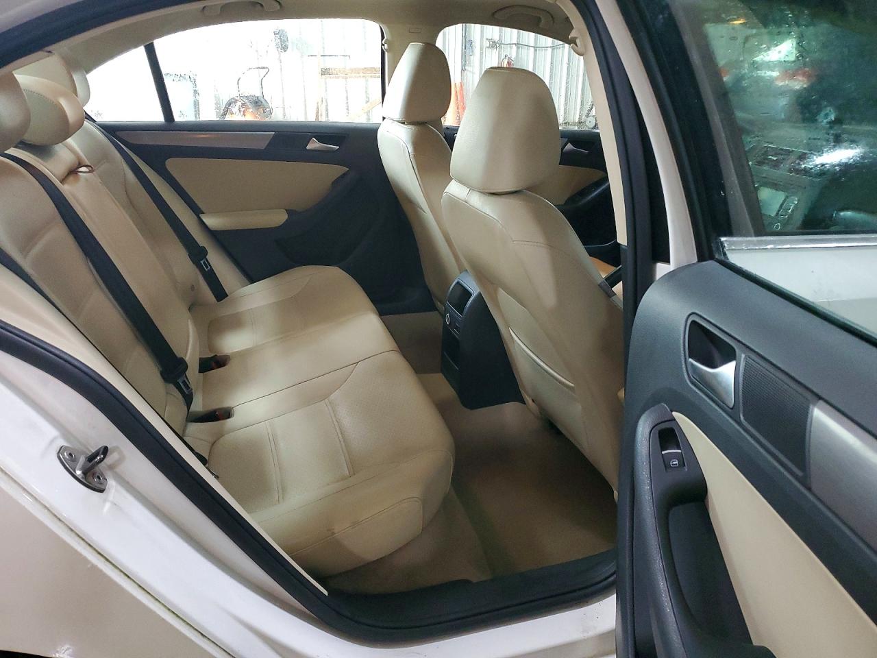 2013 VOLKSWAGEN JETTA TDI photo 10