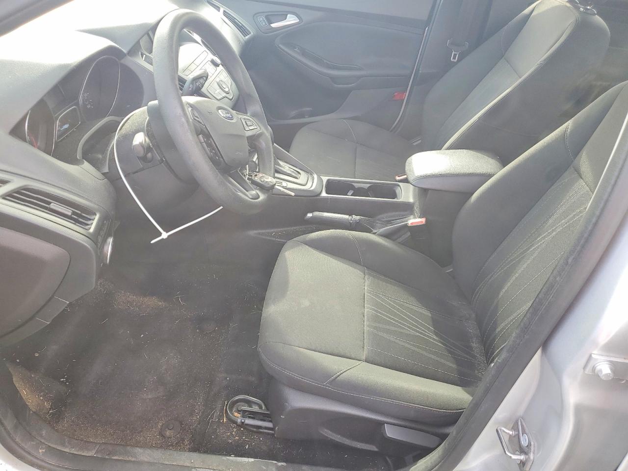 2018 FORD FOCUS SE photo 7