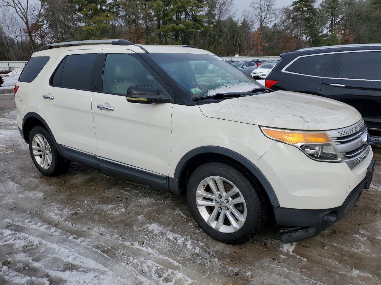 2011 FORD EXPLORER photo 4