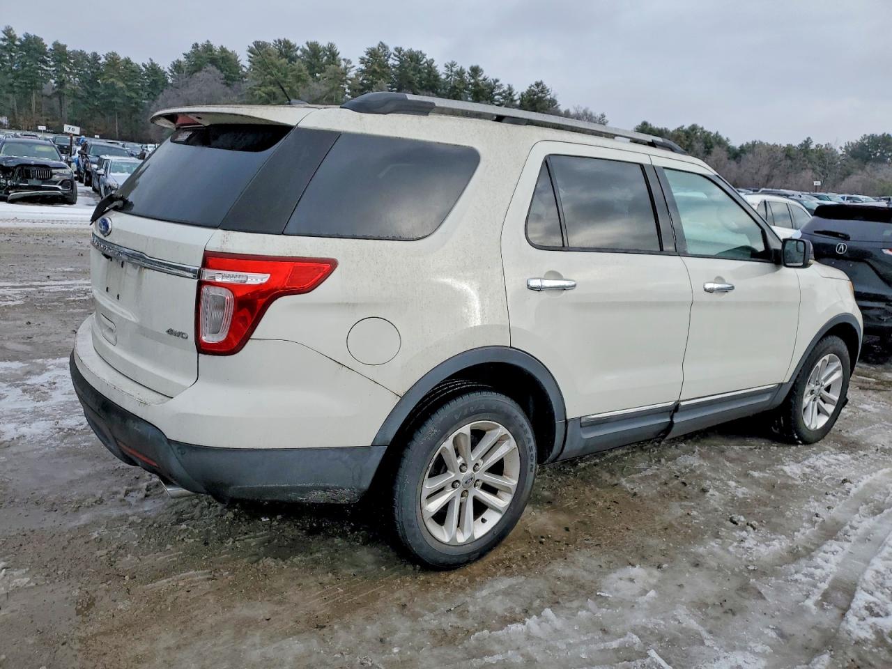 2011 FORD EXPLORER photo 3