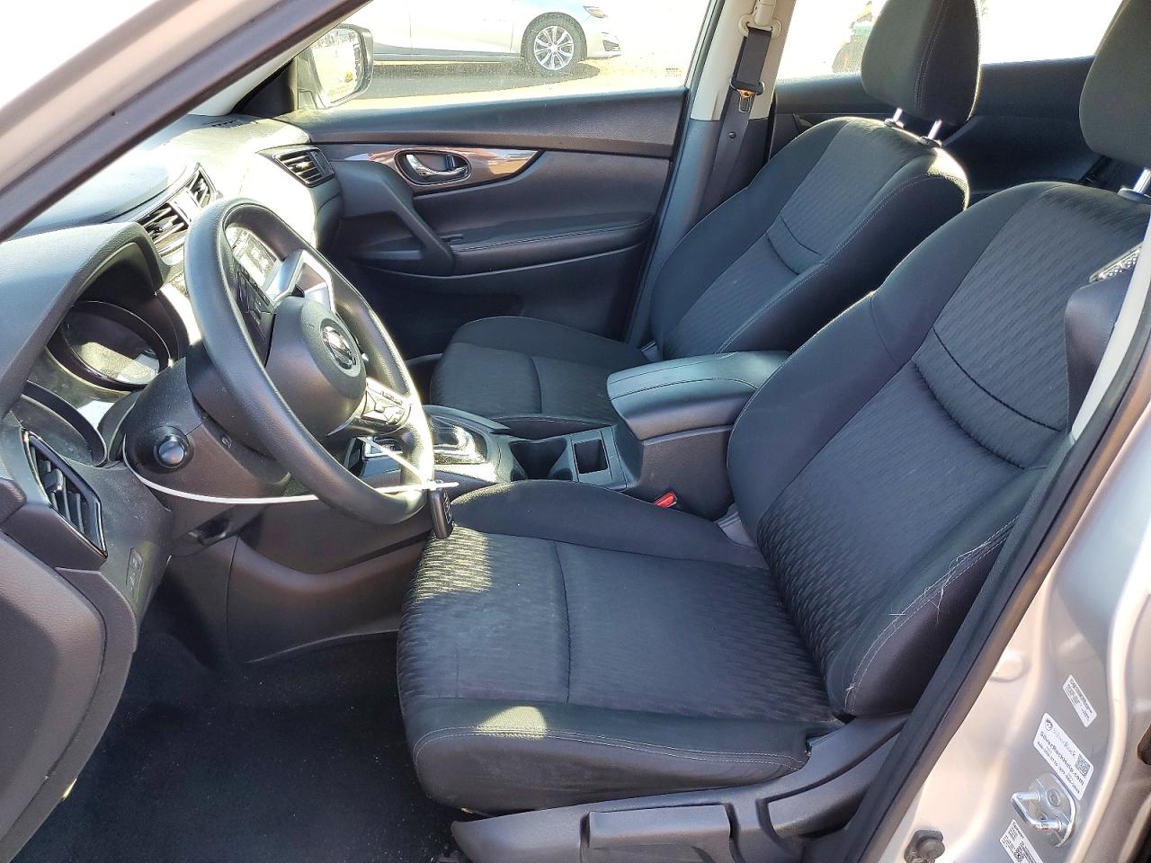 2017 NISSAN ROGUE photo 7