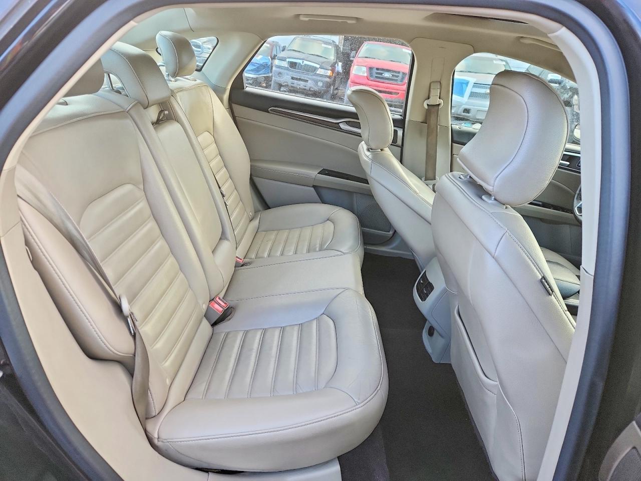 2017 FORD FUSION SE photo 10