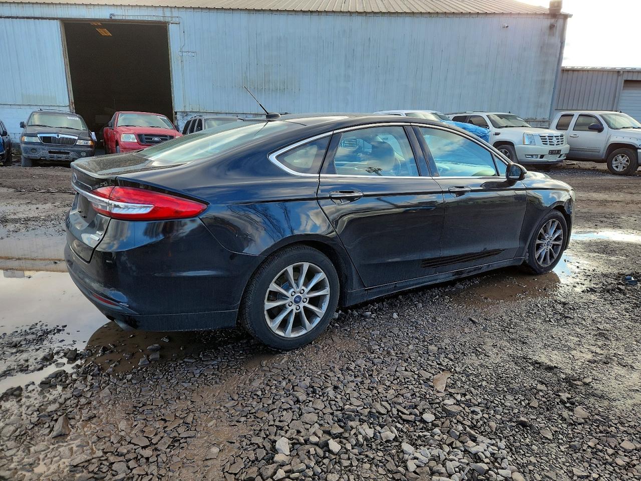 2017 FORD FUSION SE photo 3