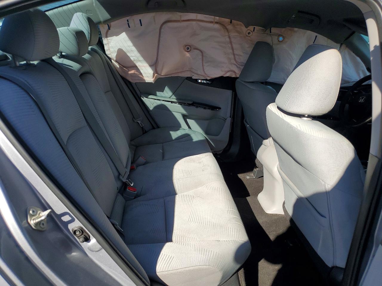 2016 HONDA ACCORD LX photo 10