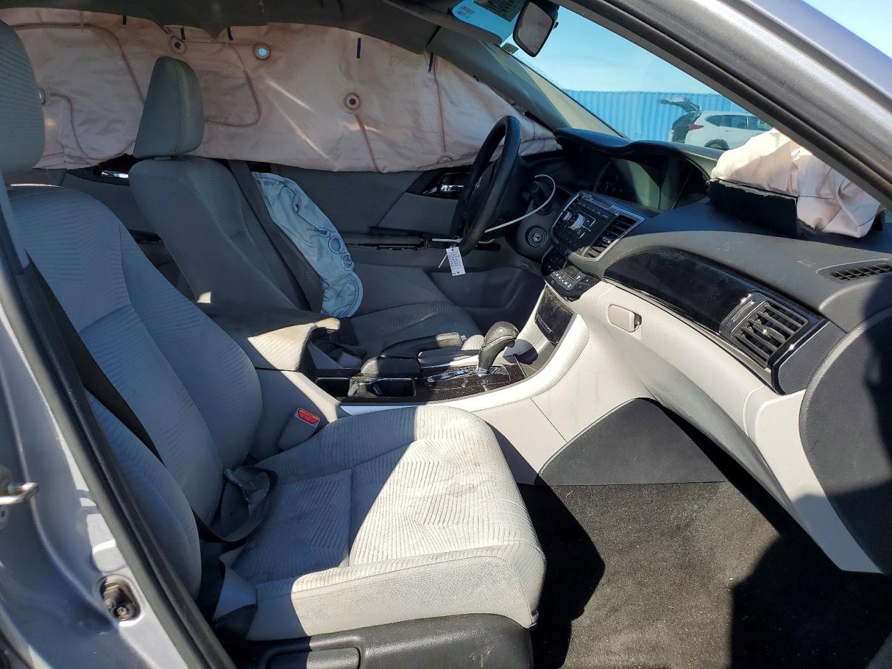2016 HONDA ACCORD LX photo 7