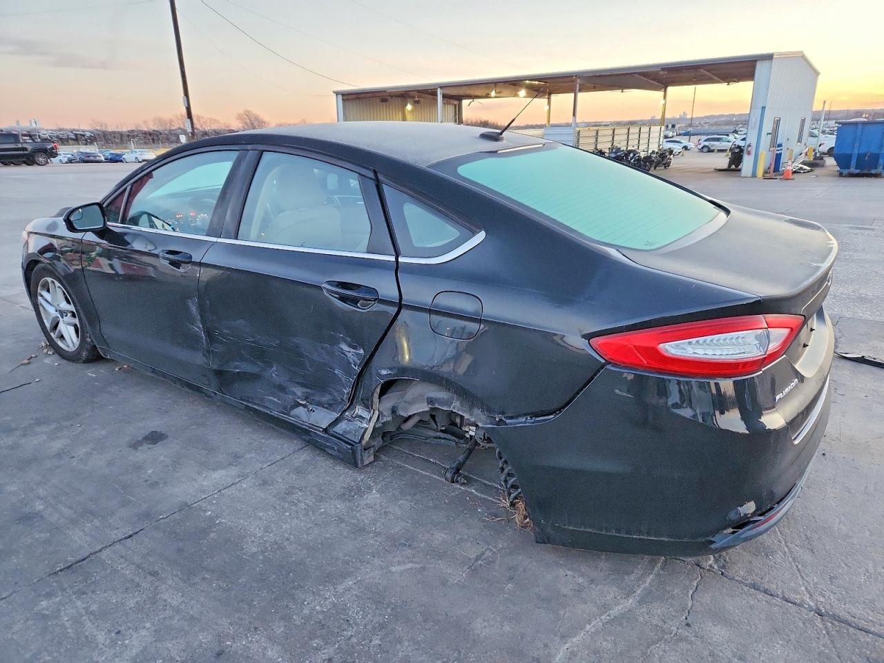 2016 FORD FUSION SE photo 2