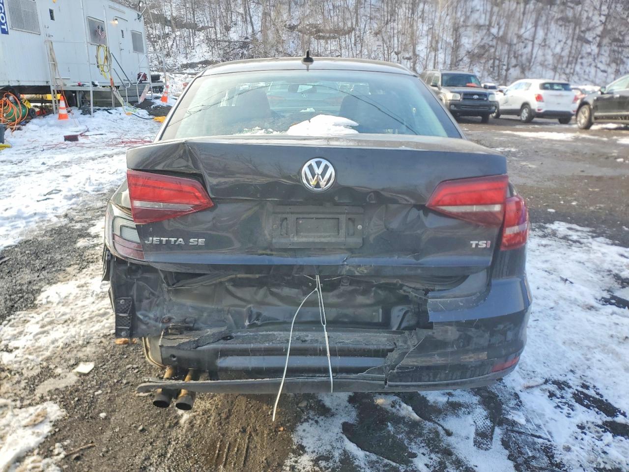 2017 VOLKSWAGEN JETTA SE photo 6