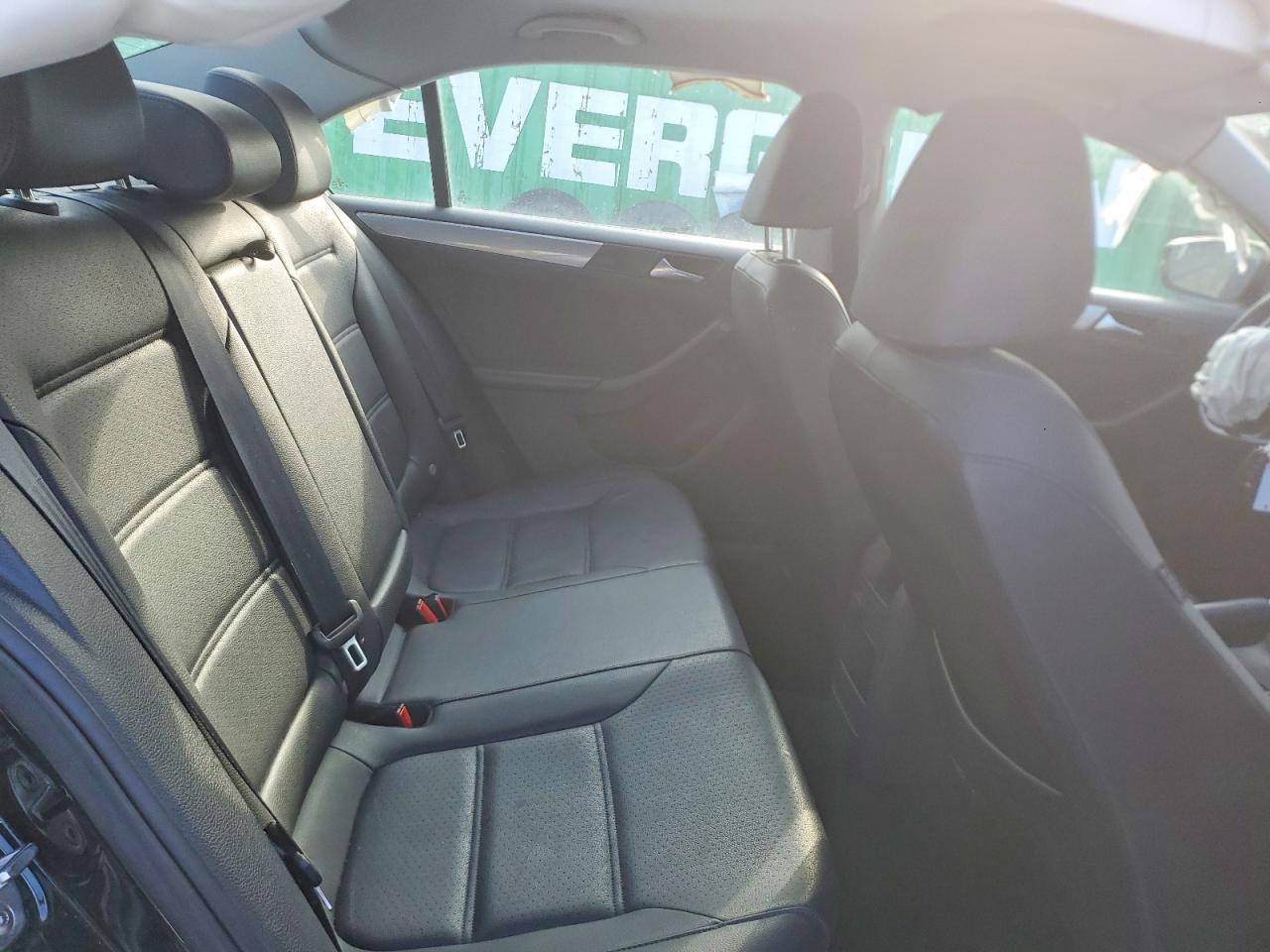 2017 VOLKSWAGEN JETTA SE photo 10