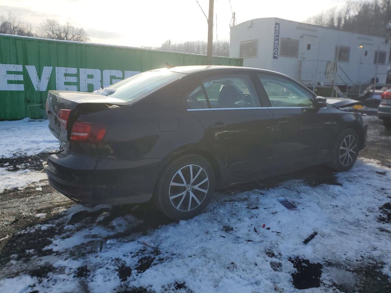 2017 VOLKSWAGEN JETTA SE photo 3