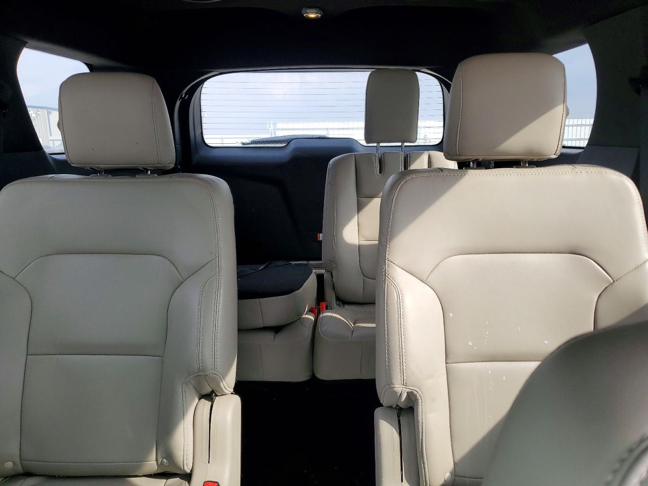 2019 FORD EXPLORER XLT photo 10