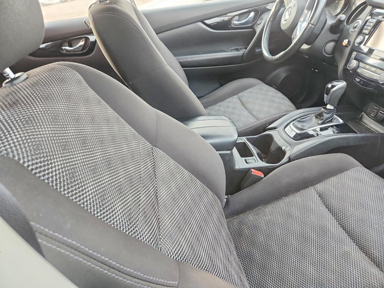2018 NISSAN ROGUE SPORT S photo 8