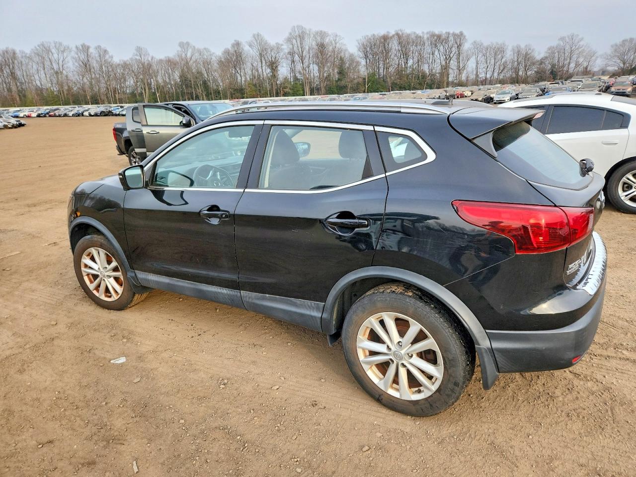 2018 NISSAN ROGUE SPORT S photo 2
