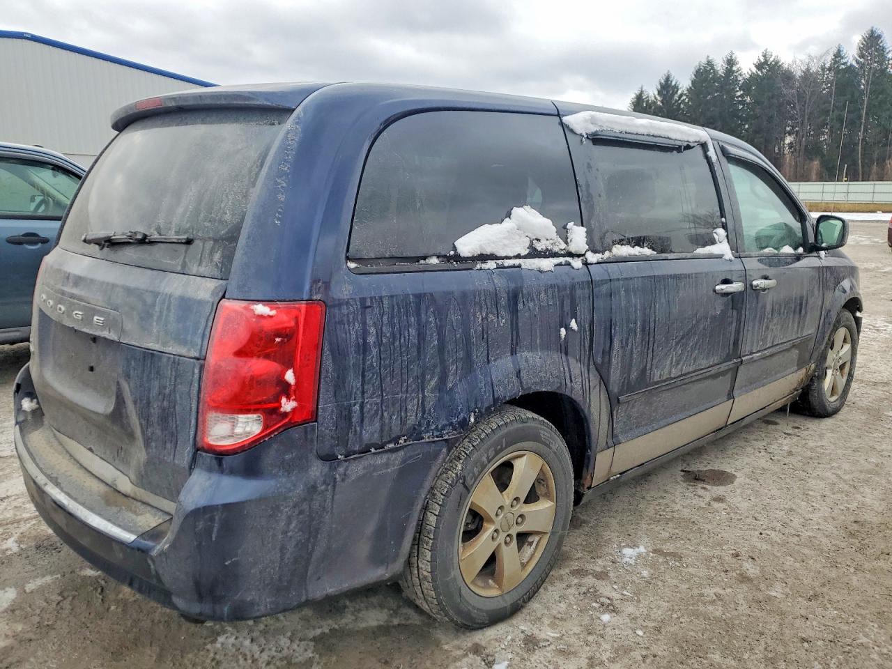 2013 DODGE GRAND CARAVAN SE photo 3