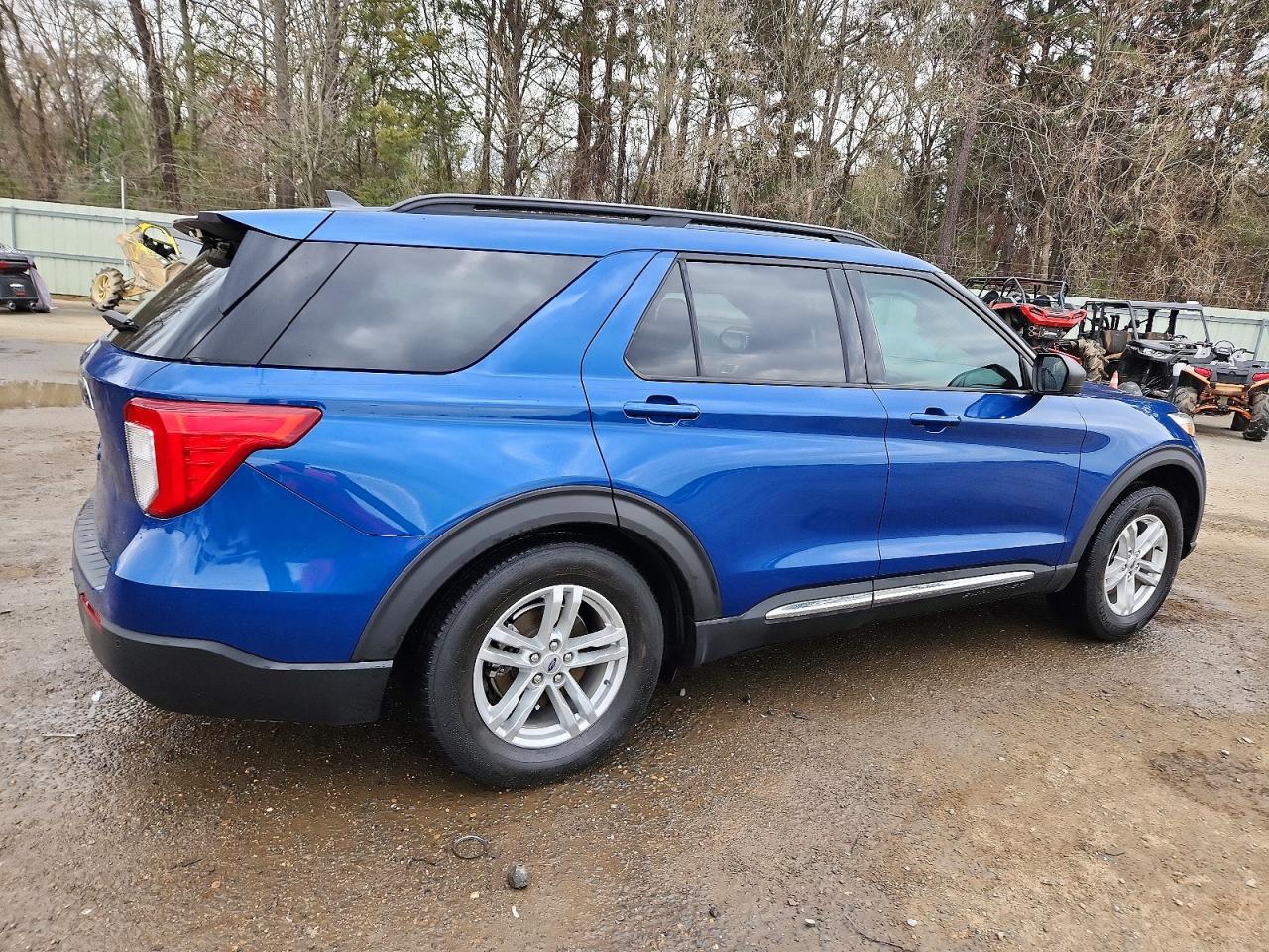 2021 FORD EXPLORER XLT photo 3