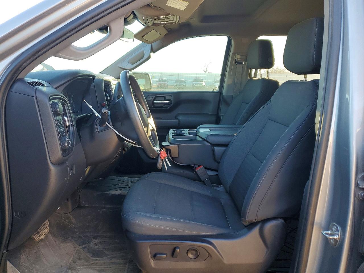 2024 CHEVROLET SILVERADO K1500 CUSTOM photo 7