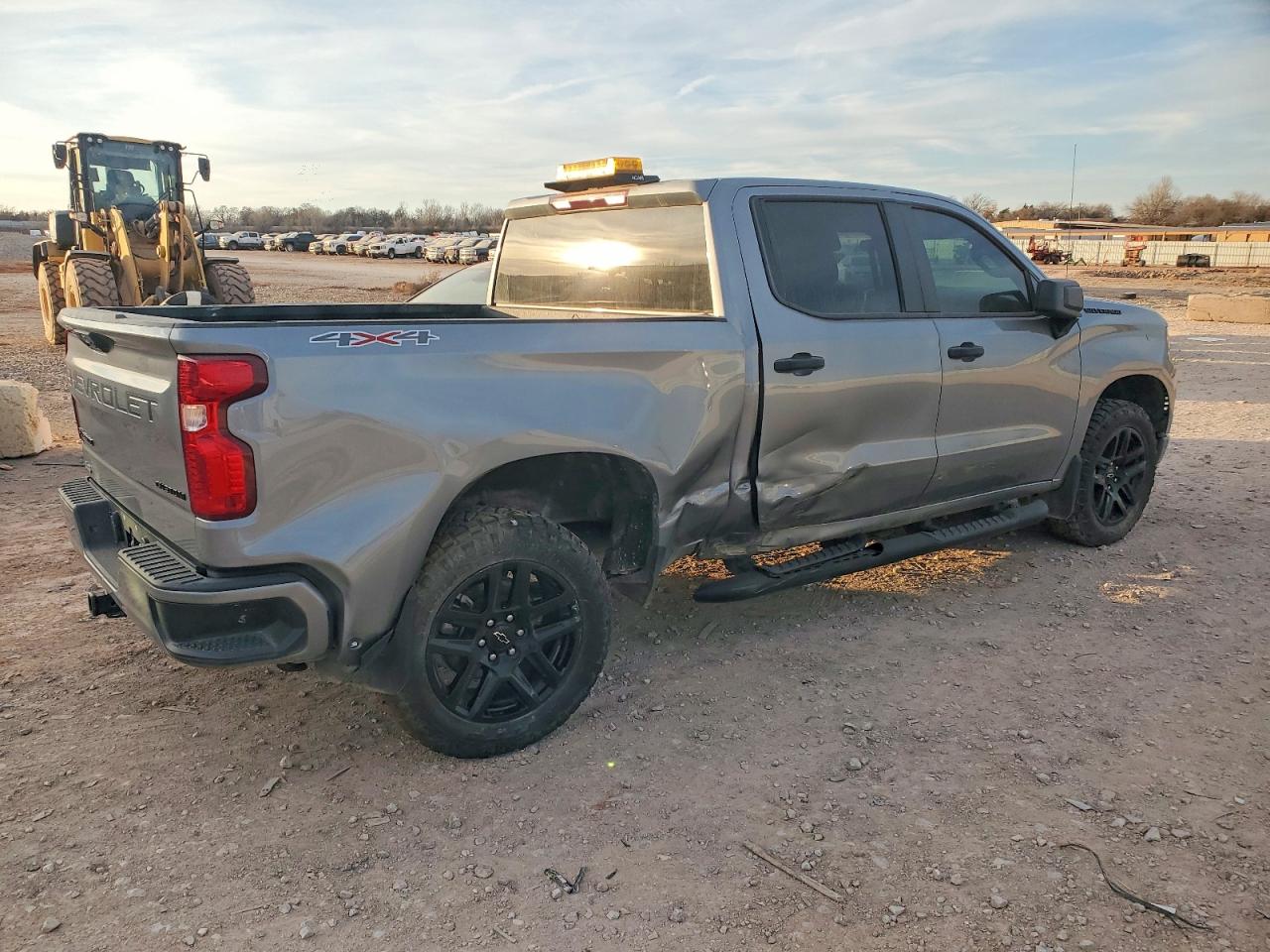 2024 CHEVROLET SILVERADO K1500 CUSTOM photo 3