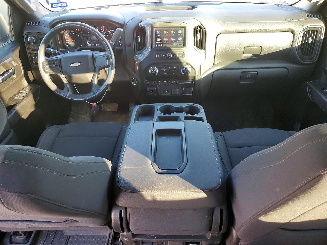 2024 CHEVROLET SILVERADO K1500 CUSTOM photo 8