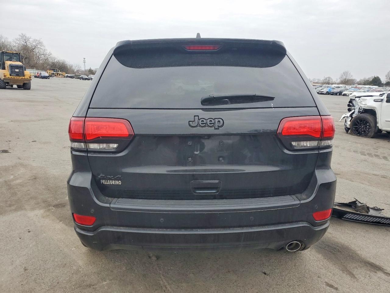 2018 JEEP GRAND CHEROKEE LAREDO photo 6
