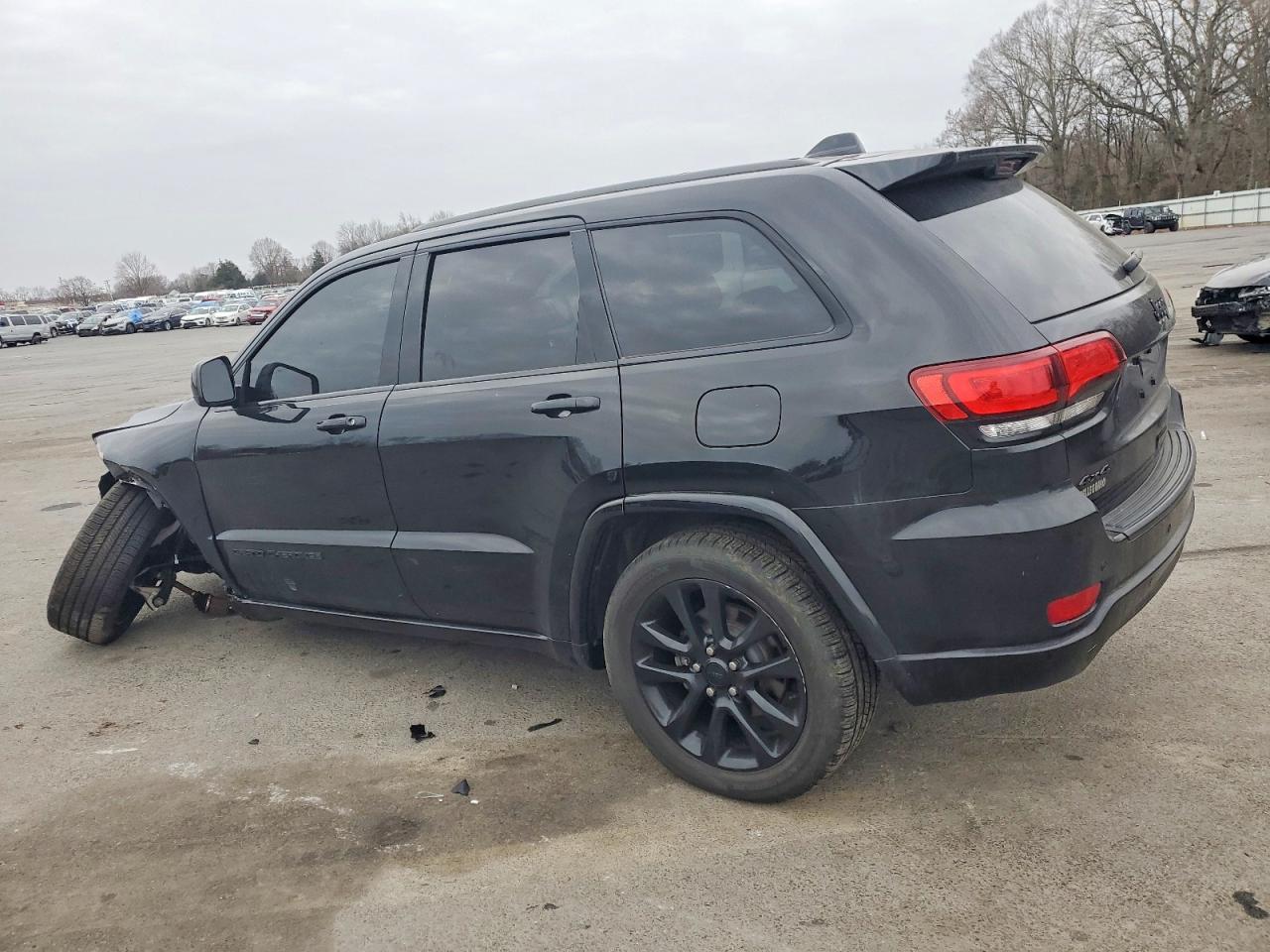 2018 JEEP GRAND CHEROKEE LAREDO photo 2