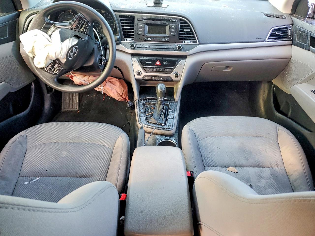 2017 HYUNDAI ELANTRA SE photo 8