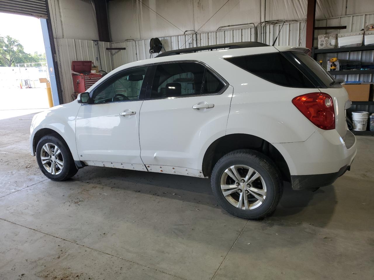 2010 CHEVROLET EQUINOX LT photo 2