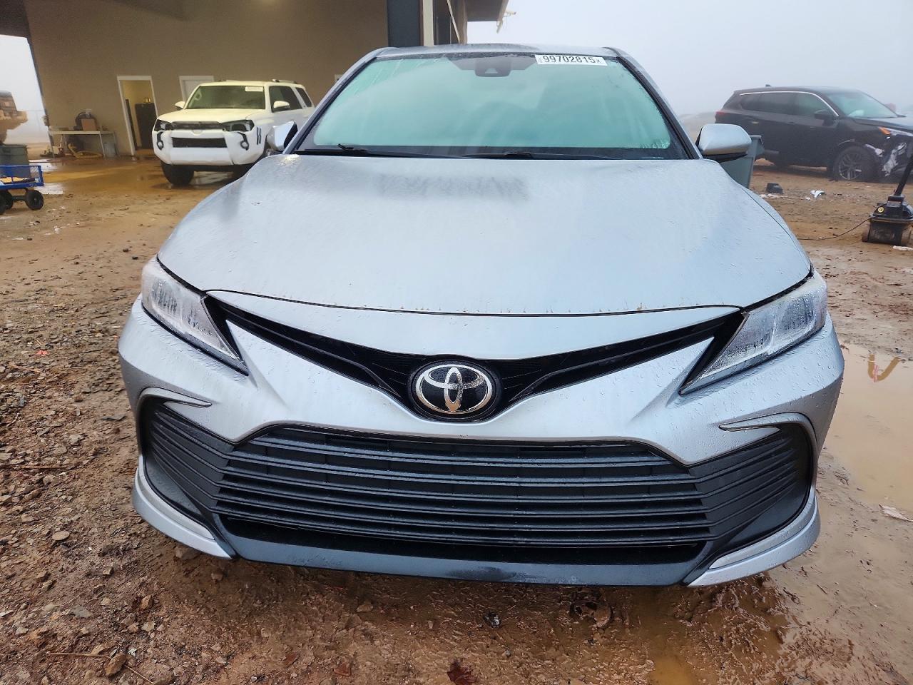 2021 TOYOTA CAMRY LE photo 13