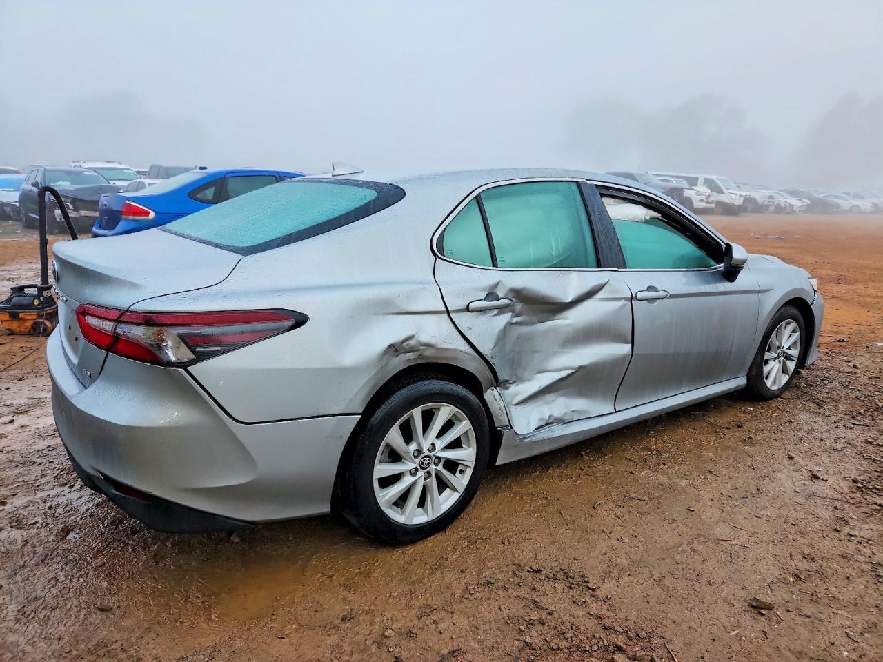 2021 TOYOTA CAMRY LE photo 7