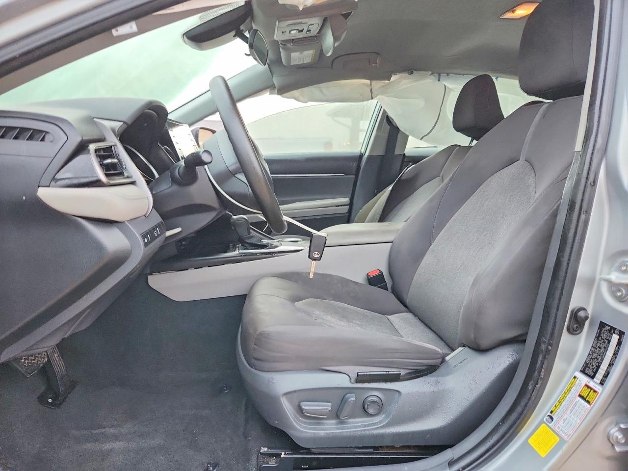 2021 TOYOTA CAMRY LE photo 19