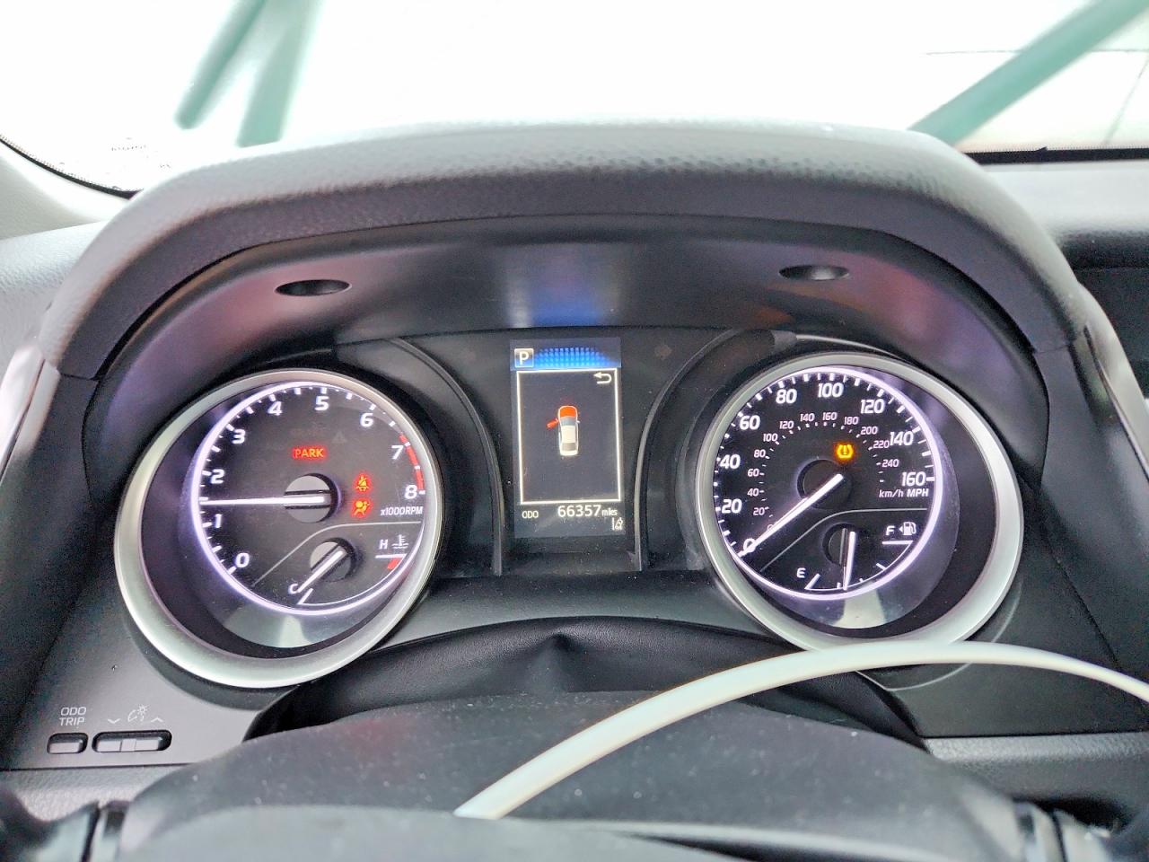 2021 TOYOTA CAMRY LE photo 25