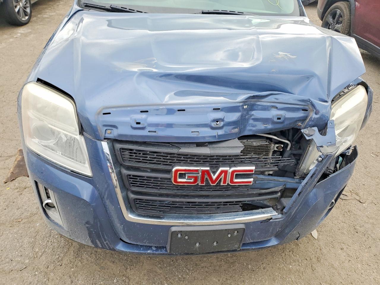 2012 GMC TERRAIN SLE photo 12