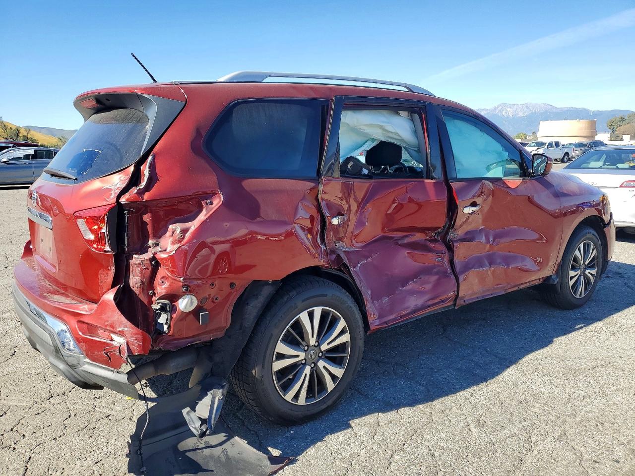 2017 NISSAN PATHFINDER S photo 3