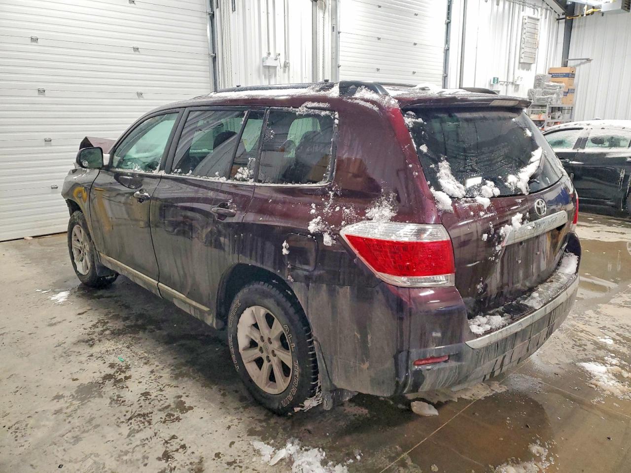 2013 TOYOTA HIGHLANDER BASE photo 2