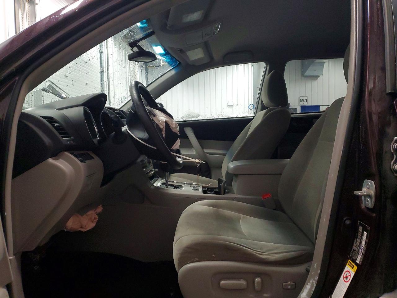 2013 TOYOTA HIGHLANDER BASE photo 7