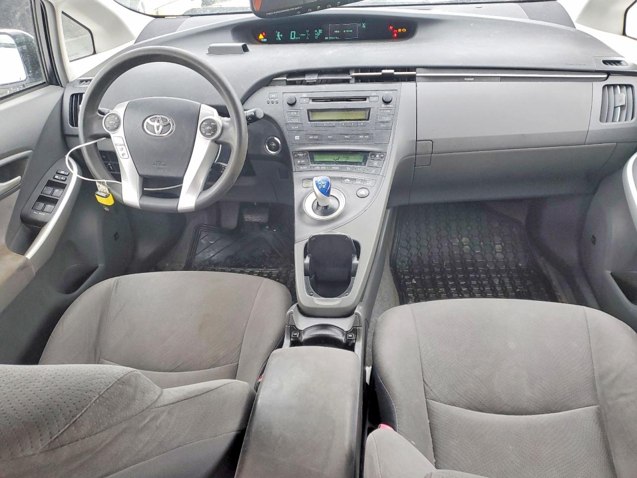 2010 TOYOTA PRIUS photo 8