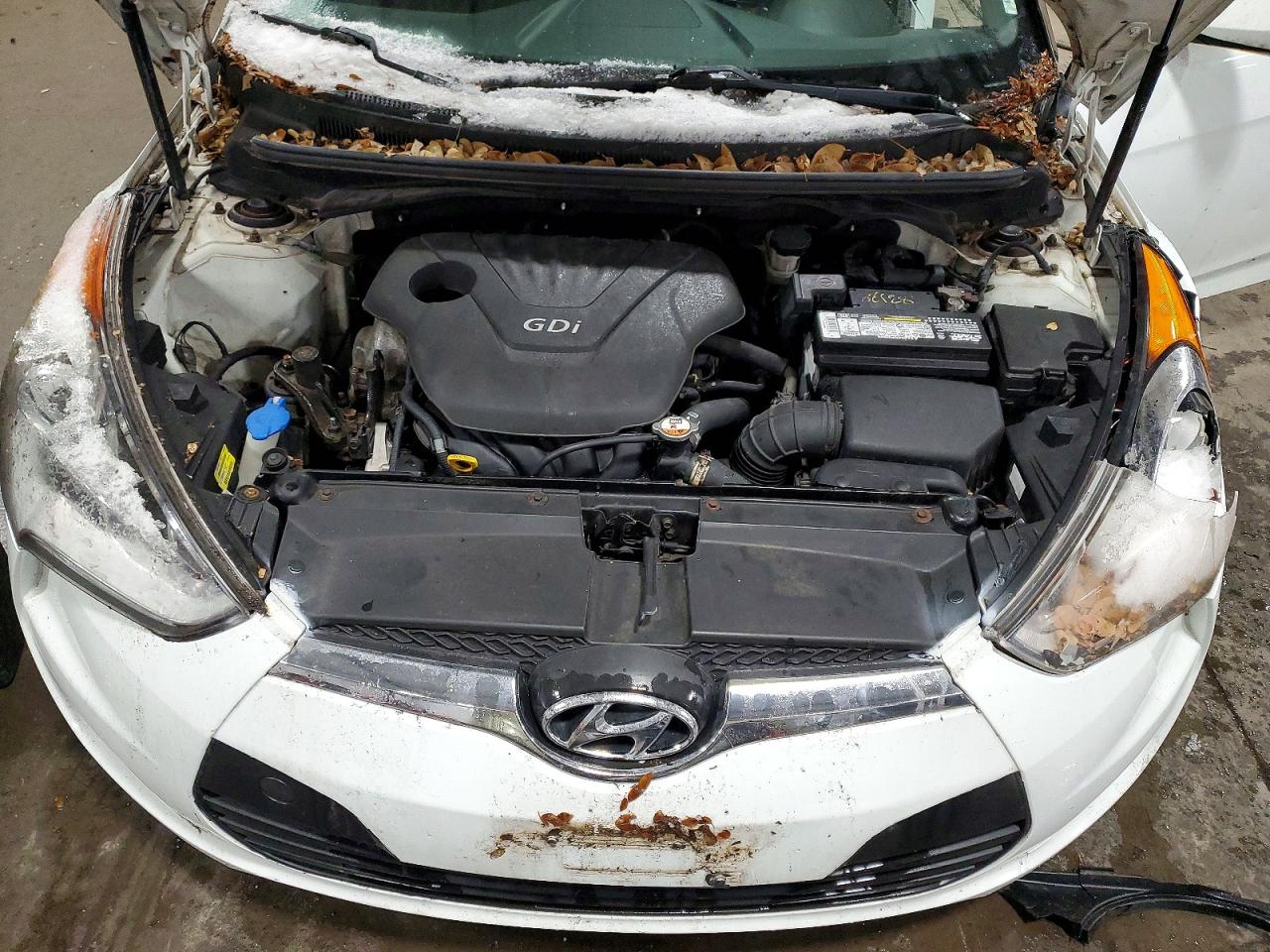 2015 HYUNDAI VELOSTER photo 11