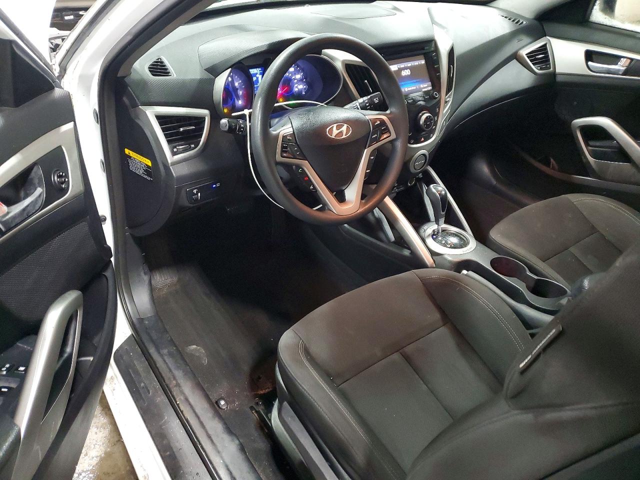 2015 HYUNDAI VELOSTER photo 8