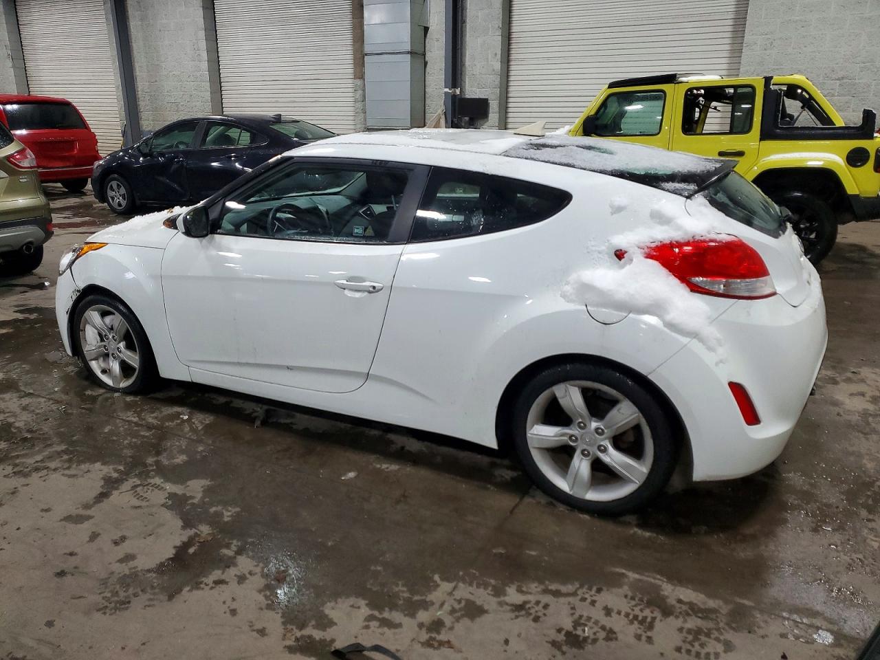 2015 HYUNDAI VELOSTER photo 2