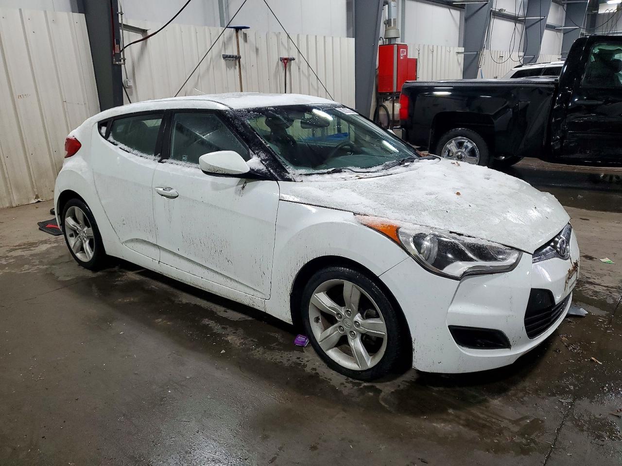 2015 HYUNDAI VELOSTER photo 4