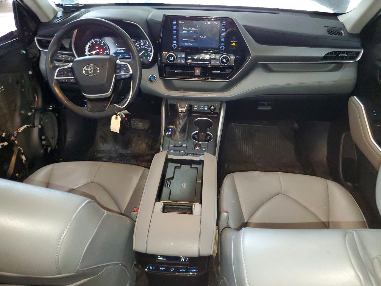 2022 TOYOTA HIGHLANDER XLE photo 8