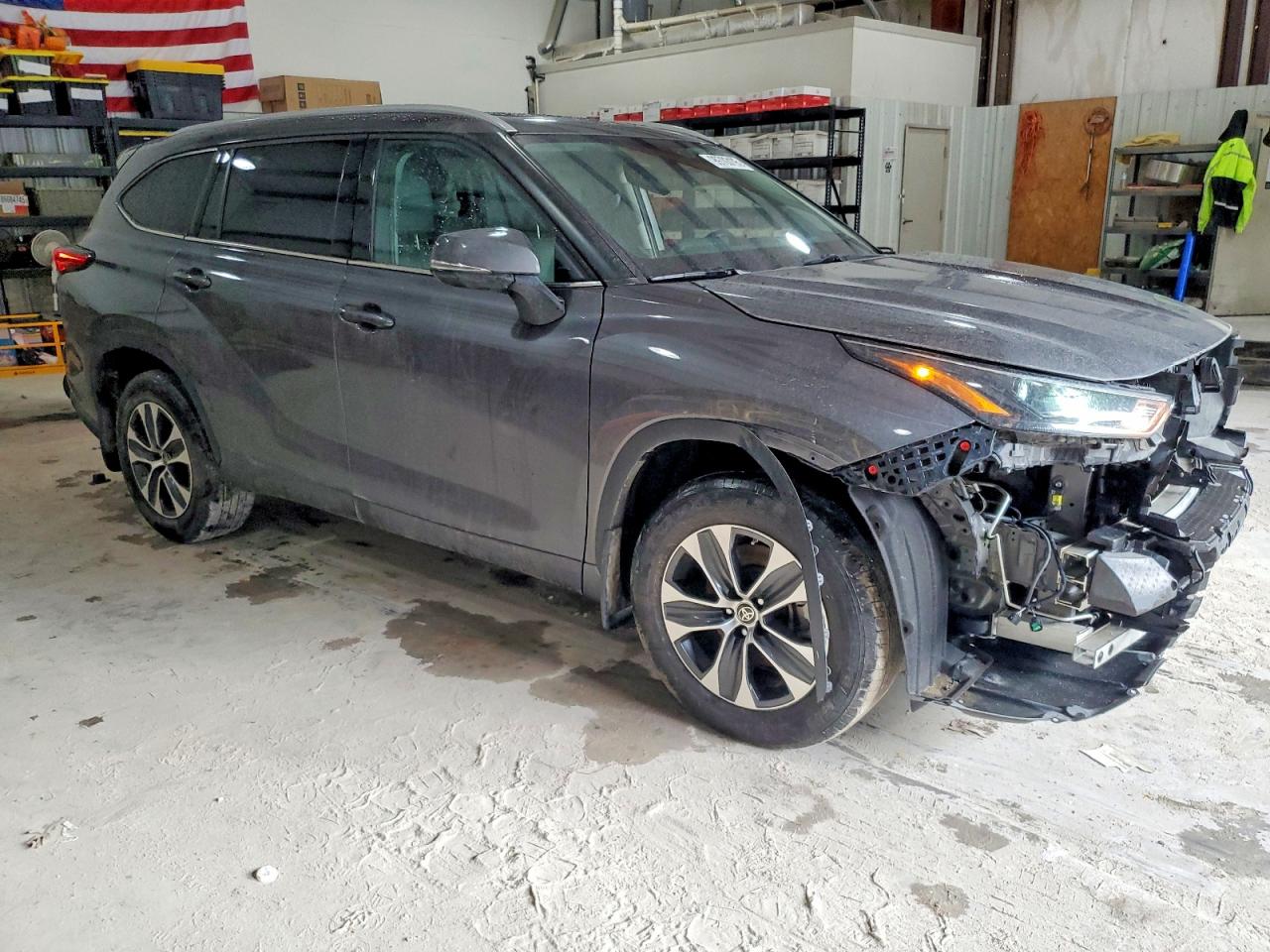 2022 TOYOTA HIGHLANDER XLE photo 4