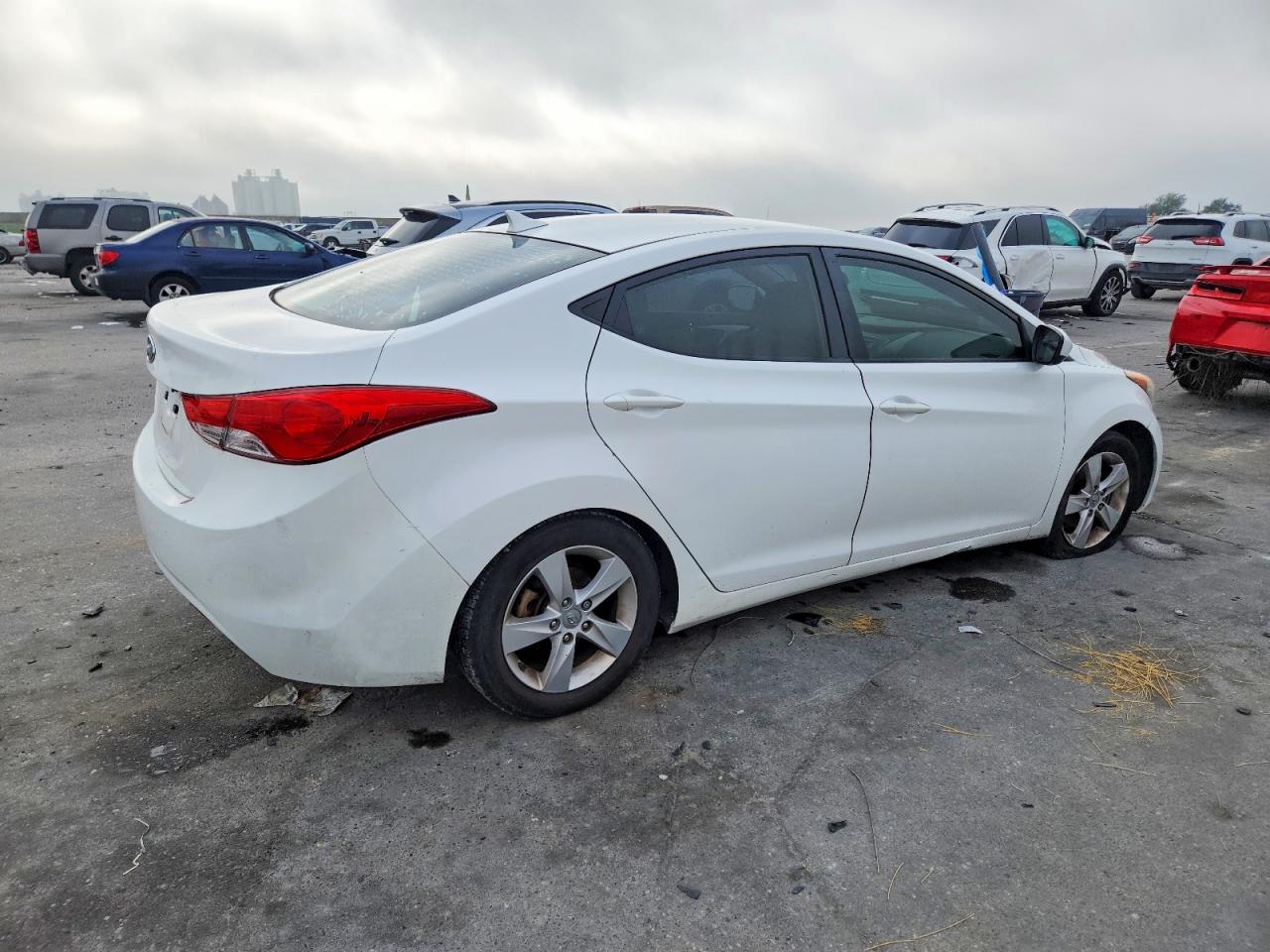 2013 HYUNDAI ELANTRA GLS photo 3