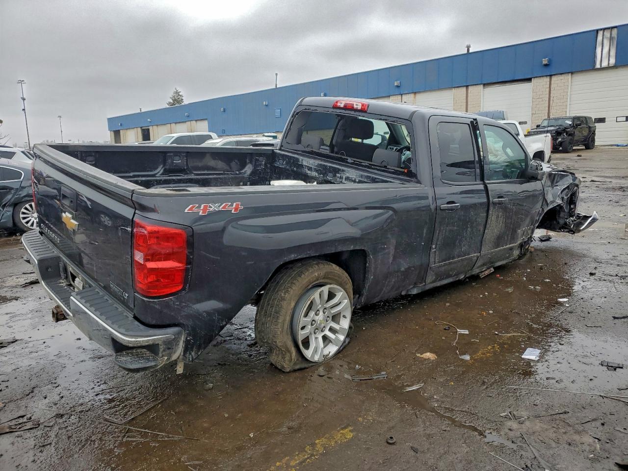2016 CHEVROLET SILVERADO K1500 LT photo 3