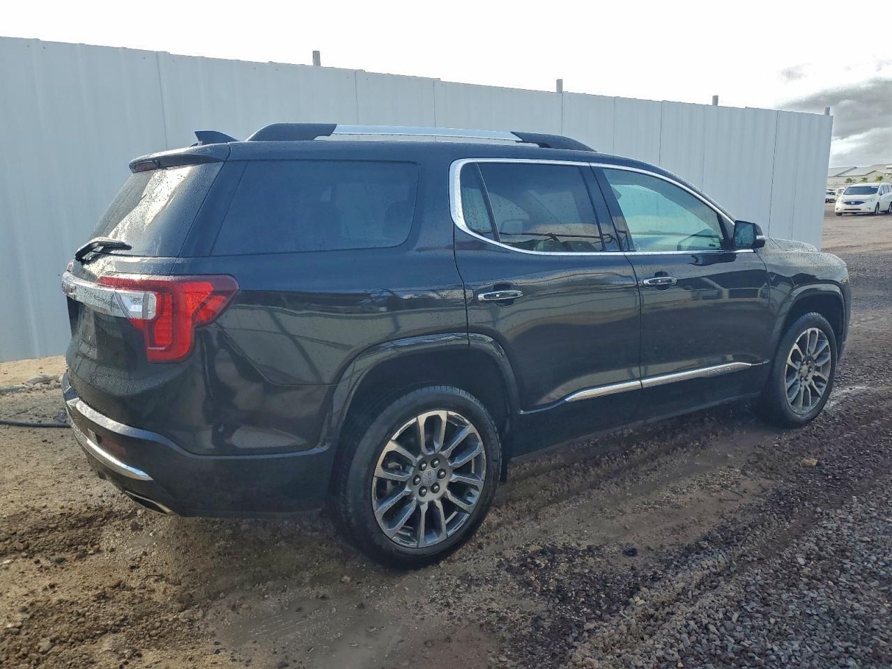 2023 GMC ACADIA DENALI photo 3