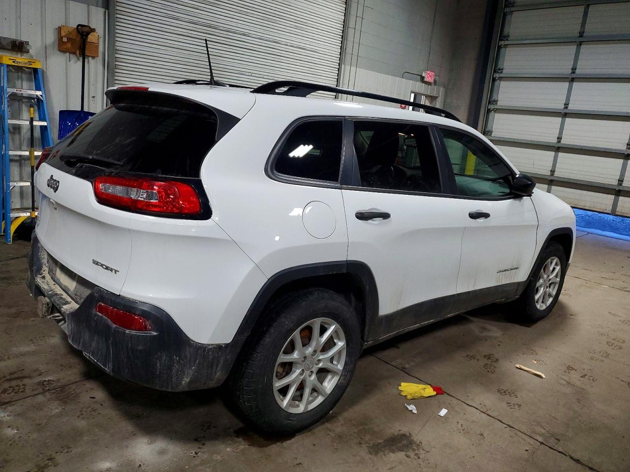 2016 JEEP CHEROKEE SPORT photo 3