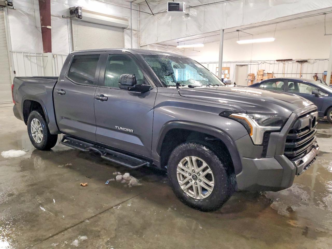 2024 TOYOTA TUNDRA CREWMAX SR photo 4