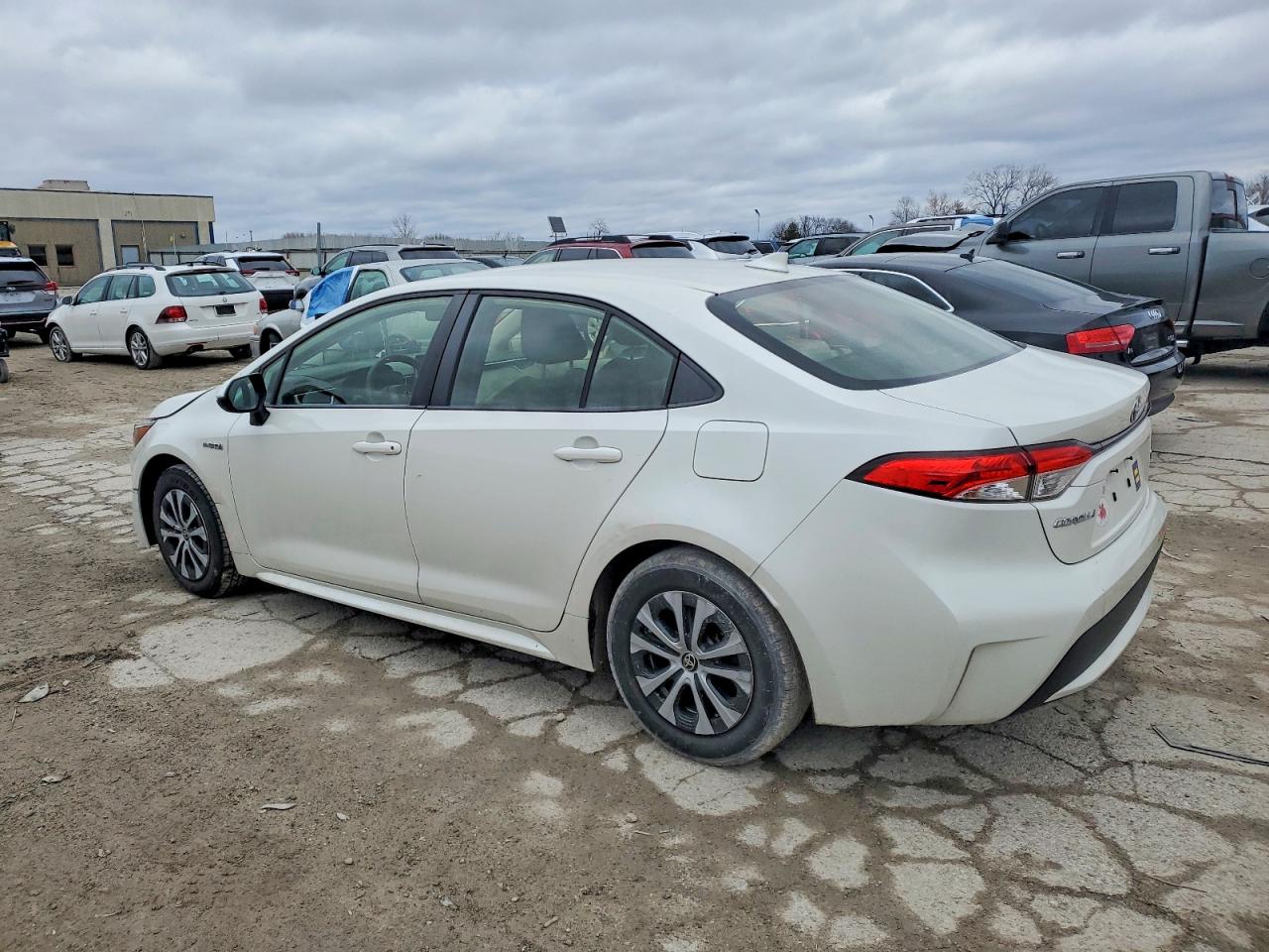 2020 TOYOTA COROLLA LE photo 2